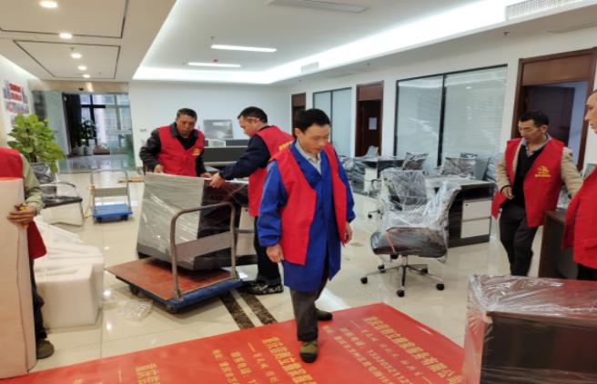 2021年10月22日重庆阔越实业有限公司搬迁、打包服务由重庆信则立搬家服务有限公司万州分公司承接。