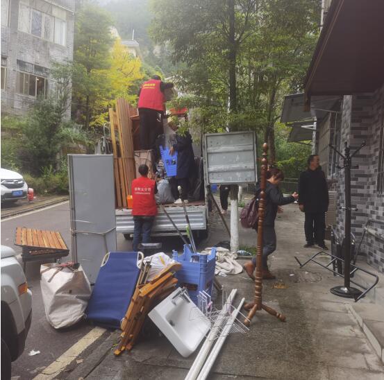 2021年11月8日重庆市万州区大垭口子坪社李老师搬家，家具打包搬迁服务由重庆信则立搬家服务有限公司万州分公司承接，并圆满完成任务，且得到用户一致好评。