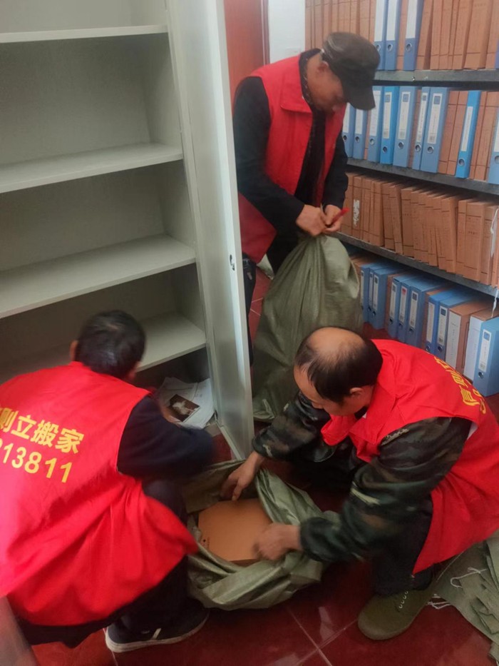 2022年4月13日重庆市万州区住房和城建乡服务中心资料搬迁上架服务由重庆信则立搬家服务有限公司万州分公司承接