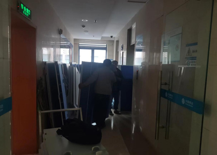 2022年4月15日重庆市万州区移动公司设备搬迁服务由重庆信则立搬家服务有限公司万州分公司承