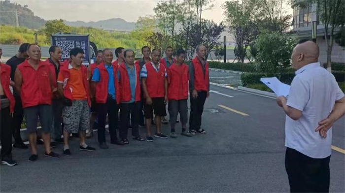 2023年8月17日重庆全域肿瘤医院王家坡门诊部搬迁服务由重庆信则立搬家服务有限公司万州分公司承接，我们始终秉承“小心呵护，保证安全”的搬运宗旨，认真对待每一次搬家，用心对待每一位客户,将每一位顾客心爱的家具物品视为自己的家具物品来搬运。