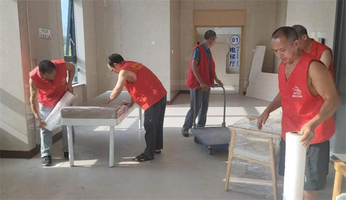 2023年8月17日重庆全域肿瘤医院王家坡门诊部搬迁服务由重庆信则立搬家服务有限公司万州分公司承接，我们始终秉承“小心呵护，保证安全”的搬运宗旨，认真对待每一次搬家，用心对待每一位客户,将每一位顾客心爱的家具物品视为自己的家具物品来搬运。