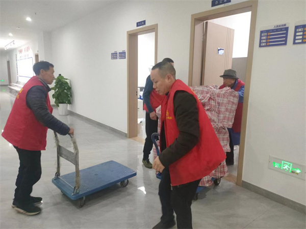 2024年1月9日中国移动公司市场部搬运服务由重庆信则立搬家服务有限公司万州分公司承接，我们始终秉承“小心呵护，保证安全”的搬运宗旨，认真对待每一次搬家，用心对待每一位客户,将每一位顾客心爱的家具物品视为自己的家具物品来搬运。