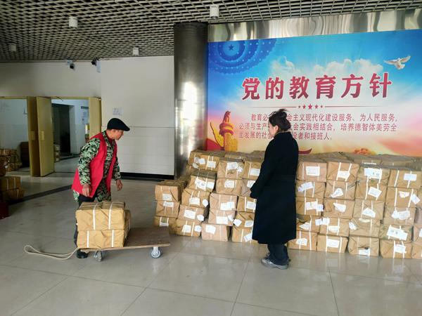 2025年2月8日重庆市万州第一中学分书搬迁服务由重庆信则立搬家服务有限公司万州分公司承接，并顺利圆满完成任务，且得到甲方一致好评。